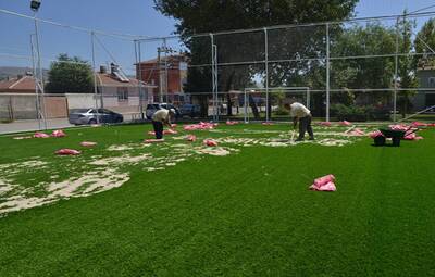 PARKLAR VE SPOR ALANLARI YENİLENİYOR   